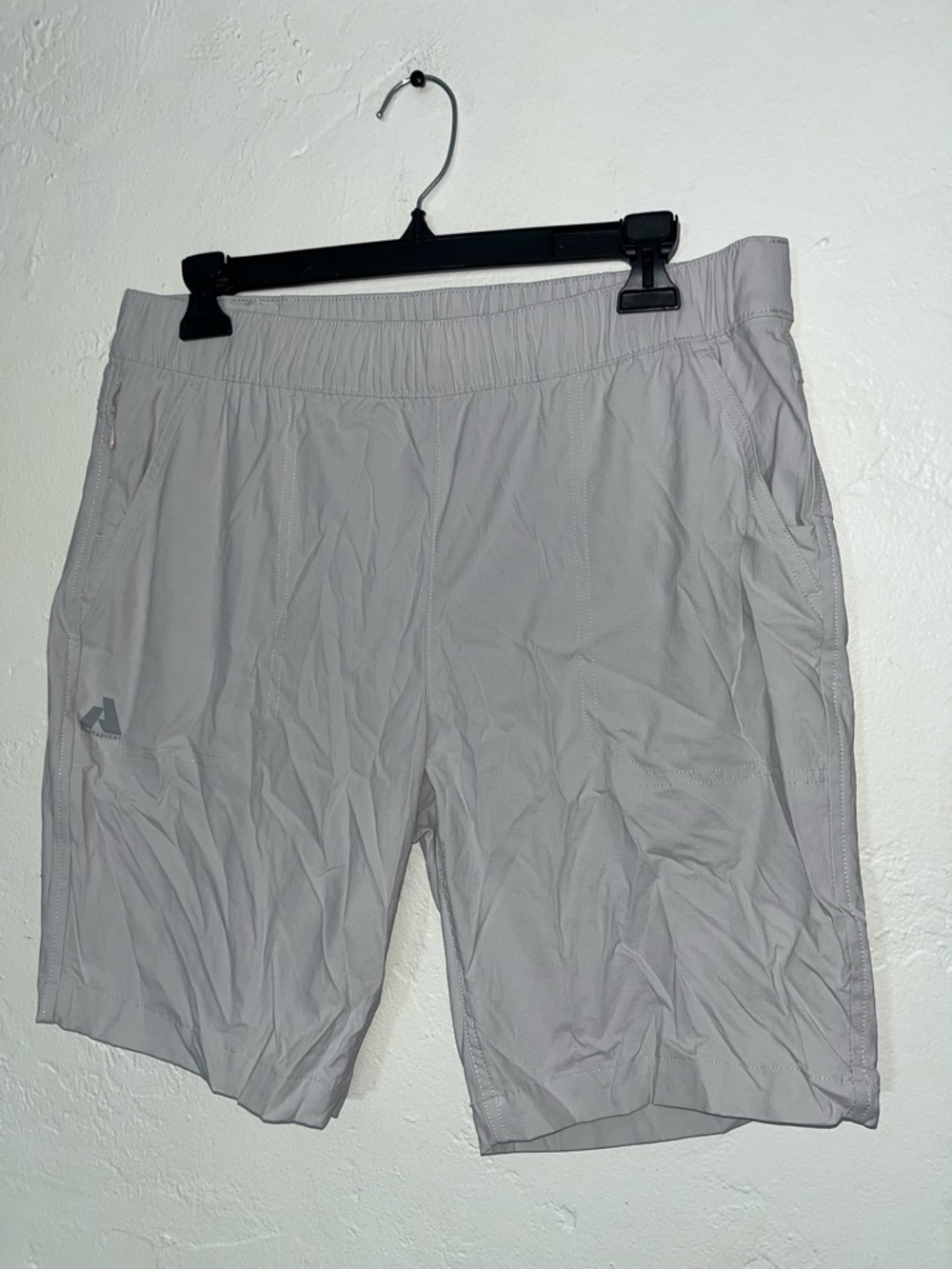 Eddie Bauer Women’s 9” Lightweight Athletic Shorts Hiking Outdoors Mesh pocket
